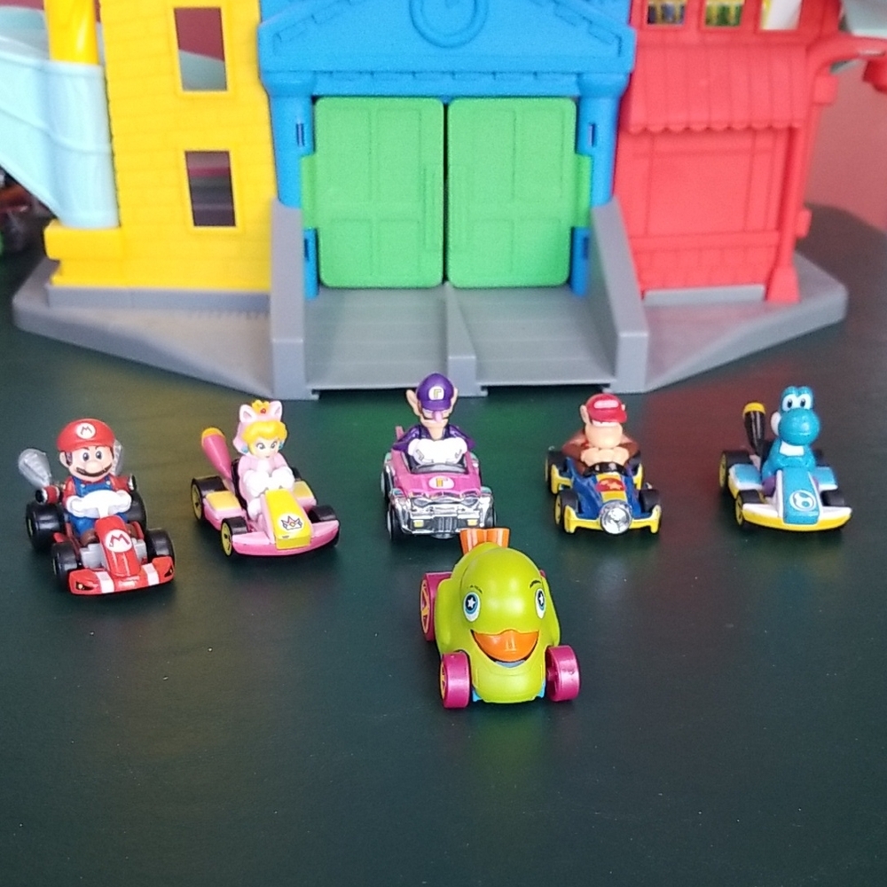 Bundle Of Hot Wheels Mario Kart Go Karts & One Duck N' Roll